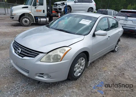 2010 Nissan Altima 2.5 S z USA, uszkodzony, nr VIN 1N4AL2AP9AN504690